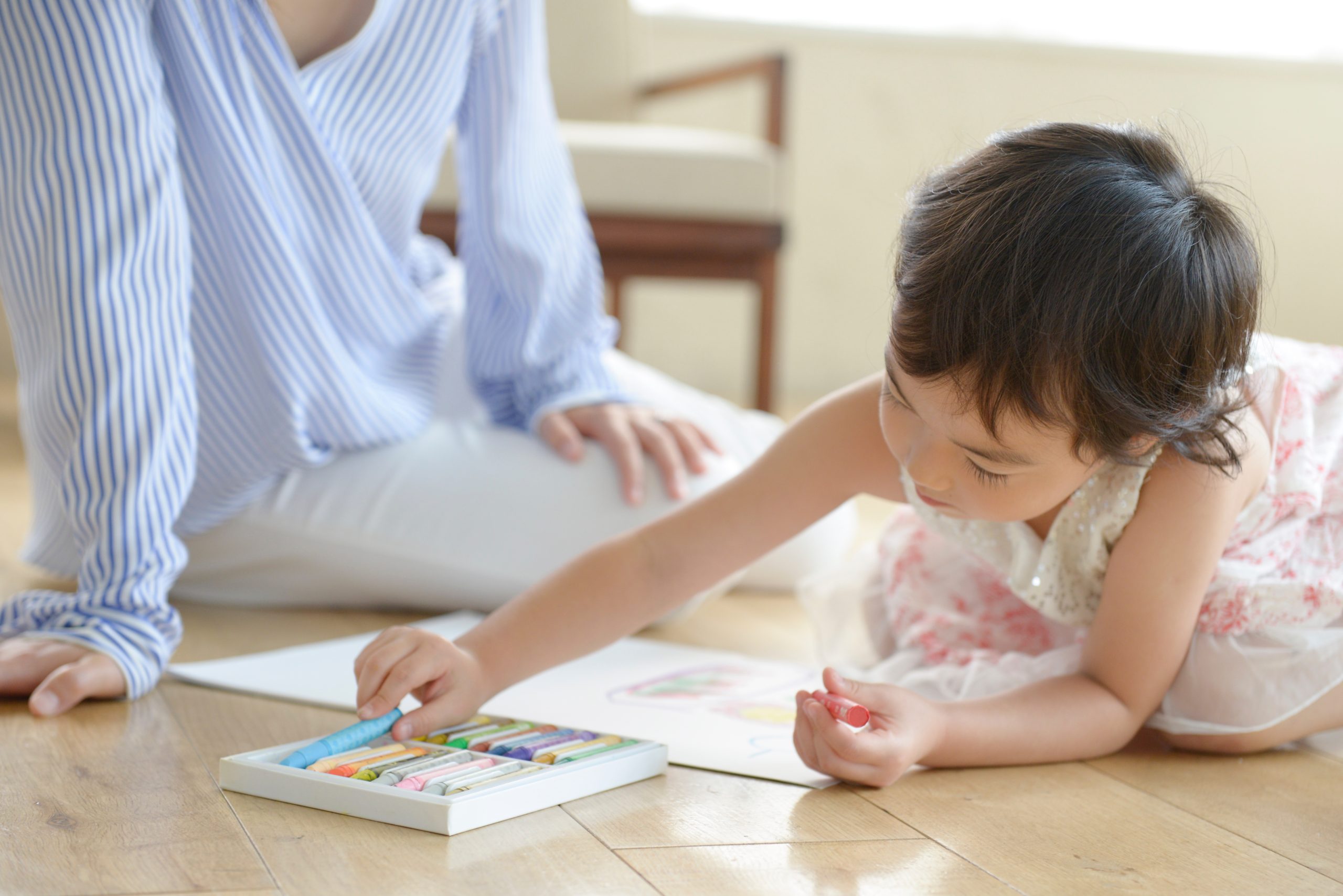 2歳児の室内遊び12選 おもちゃなしでも楽しめる発達を促すお家遊び Mamarche