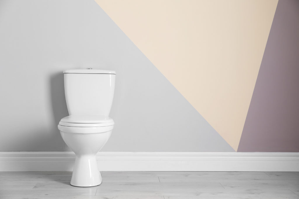 狭いトイレも見た目スッキリきれいな収納♡トイレ収納のアイデアとコツ MaMarché