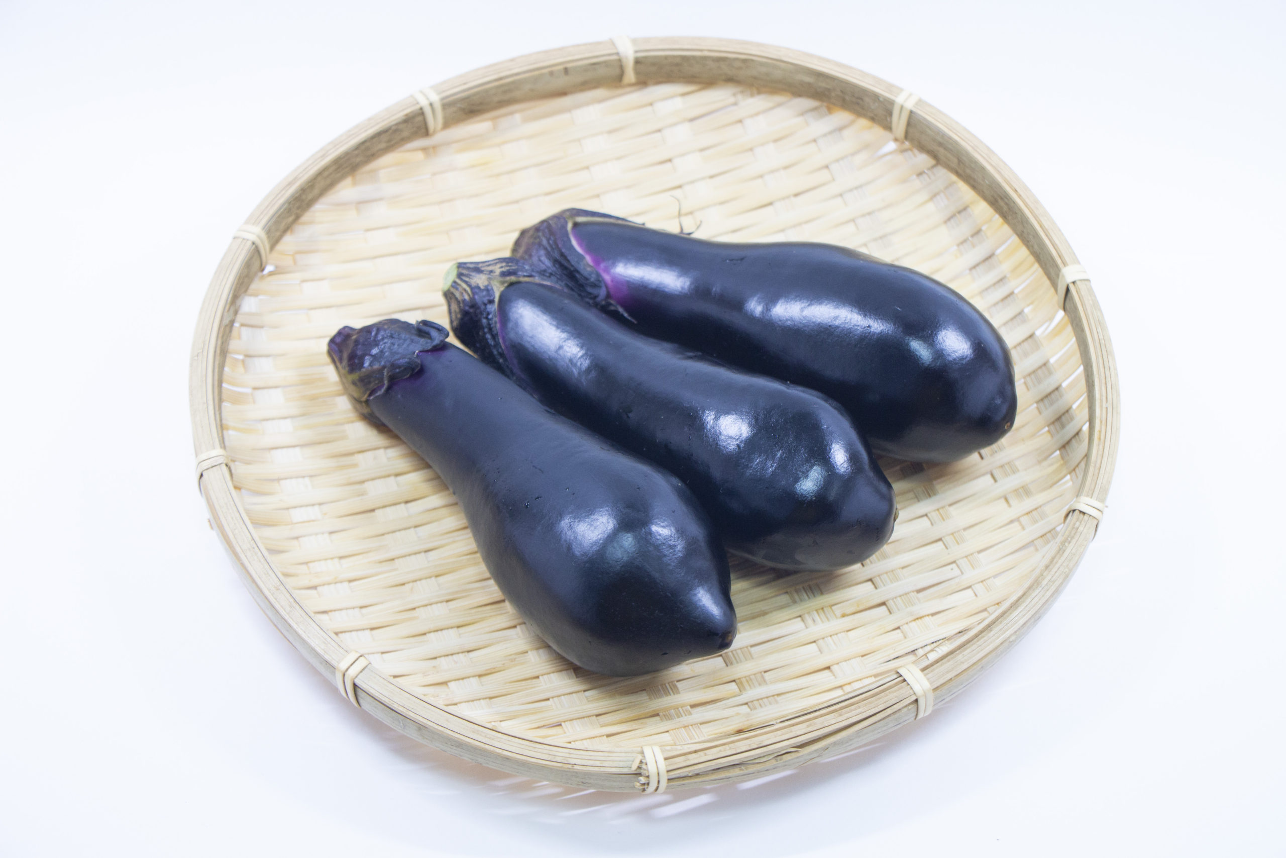 美肌効果も期待できる 栄養がないと言われがちななすの豆知識 Mamarche