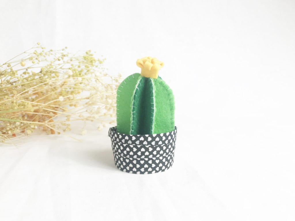 フェルトを使って作る おしゃれでかわいいサボテン加湿器の作り方 Mamarche